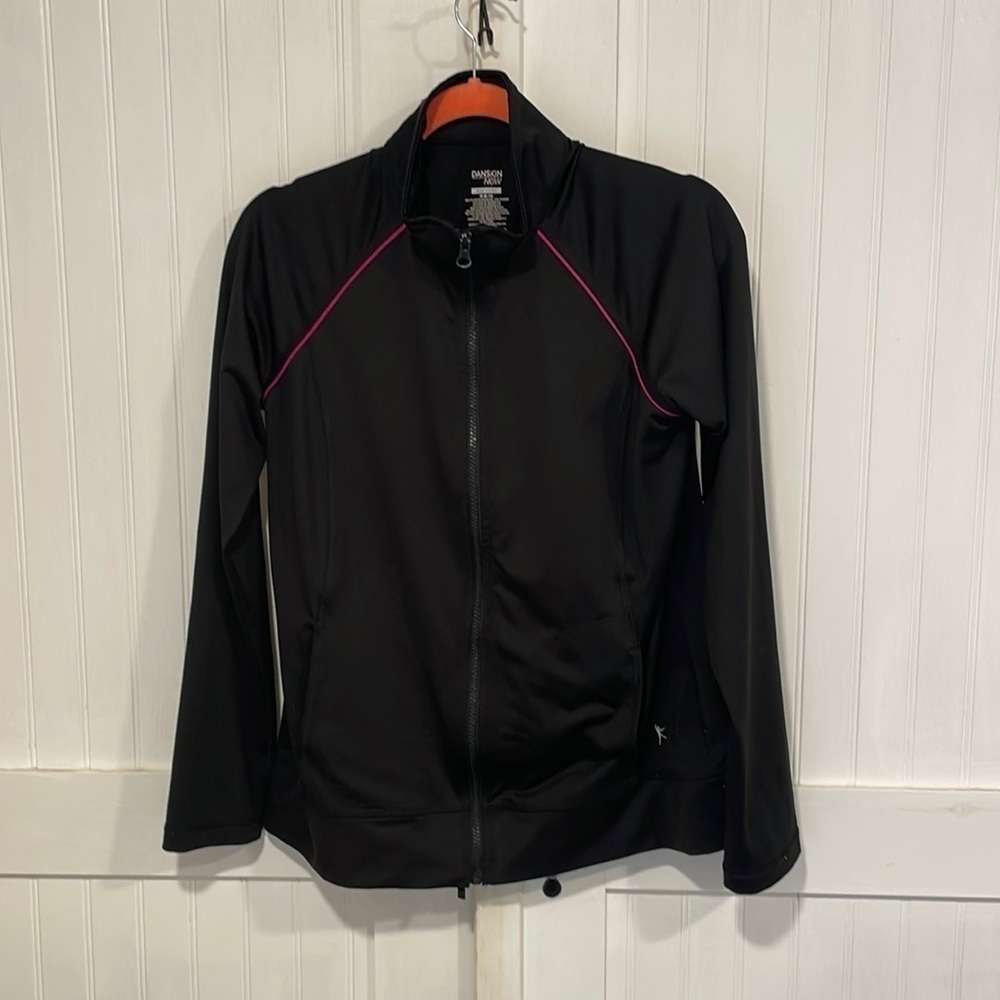 Danskin Now semi fitted black w/pink trim jacket (Dri more) size 8-10